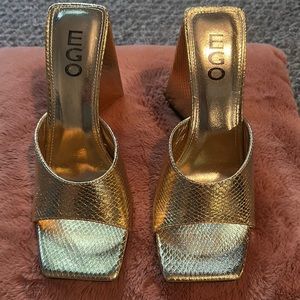 Super cut gold mules